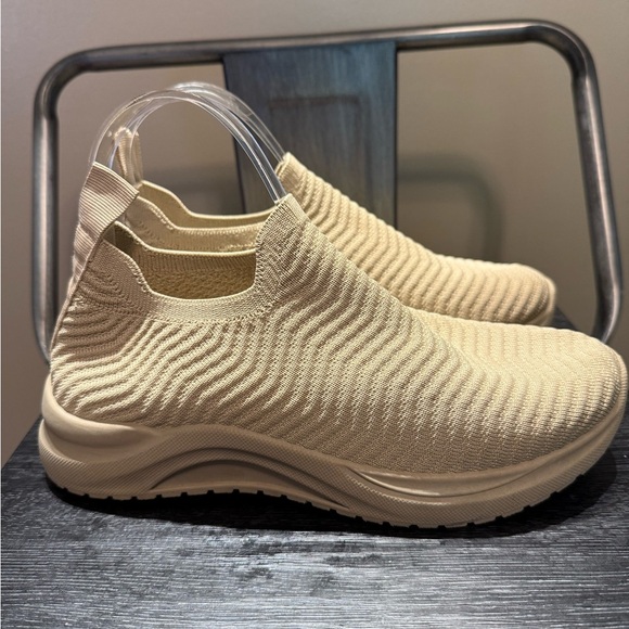 Alexis Bendel Beige Knit Slip-On Sneakers - Picture 2 of 11